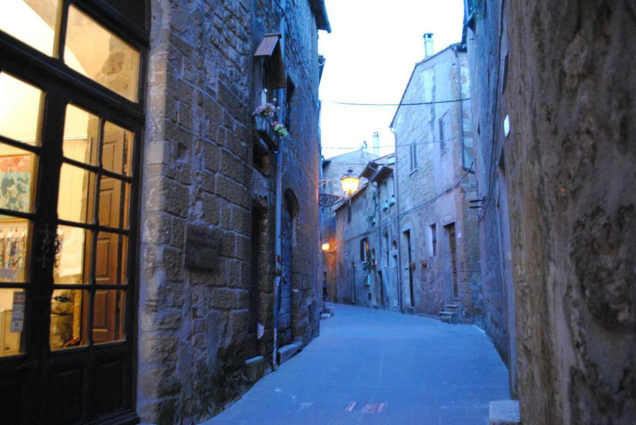 Alchimia Apartment Pitigliano Bagian luar foto